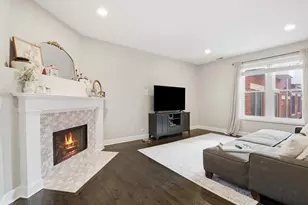 1334 W Webster Ave, Chicago, IL 60614 - Photo 3