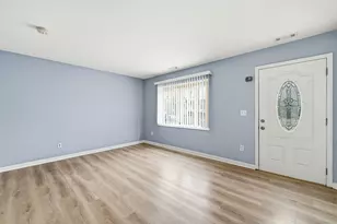 210 Willow Rd, Streamwood, IL 60107 - Photo 3