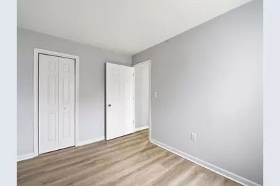 210 Willow Road, Streamwood, IL 60107 - Photo 9