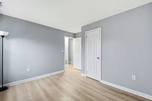 210 Willow Rd, Streamwood, IL 60107 - Photo 11