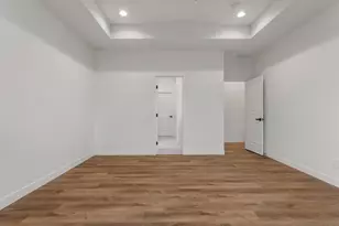 702 N Beacon Hill Cir, Urbana, IL 61802 - Photo 15