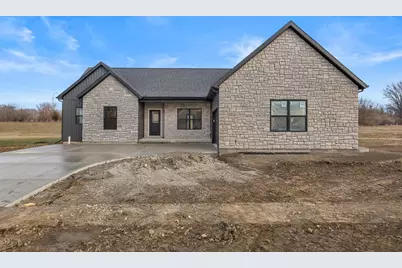 702 N Beacon Hill Circle, Urbana, IL 61802 - Photo 1