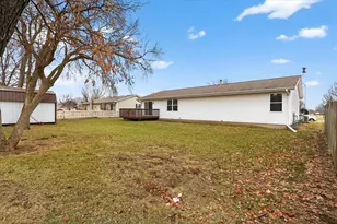 615 Winfield Dr, South Beloit, IL 61080 - Photo 35