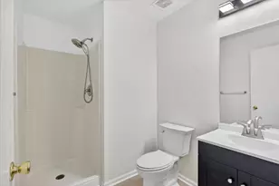 615 Winfield Dr, South Beloit, IL 61080 - Photo 17