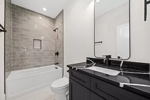 7827 S Merrill Ave, Chicago, IL 60649 - Photo 17