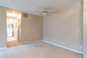 1228 Bradwell Ln, Mundelein, IL 60060 - Photo 13