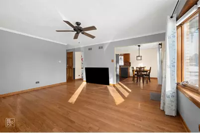 138 N Elmwood Avenue, Wood Dale, IL 60191 - Photo 7