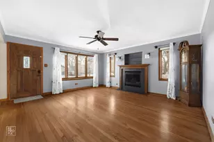 138 N Elmwood Ave, Wood Dale, IL 60191 - Photo 3