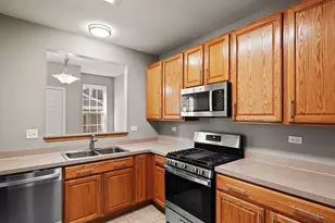 2568 Golf Ridge Cir, Naperville, IL 60563 - Photo 7