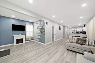 1274 W 73rd Pl, Chicago, IL 60636 - Photo 5