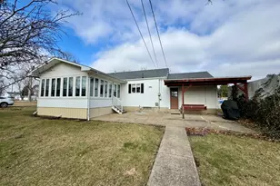 113 W 3rd St, Wyanet, IL 61379 - Photo 25