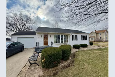 113 W 3rd Street, Wyanet, IL 61379 - Photo 3