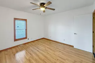 827 E Garden St, Freeport, IL 61032 - Photo 13