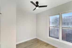 839 W 14th Pl, Chicago, IL 60608 - Photo 11