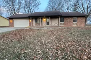 112 Donoho Dr, Salem, IL 62881 - Photo 1