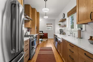 722 S Prairie St, Champaign, IL 61820 - Photo 17