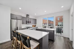 1251 Gateway Ct, Northbrook, IL 60062 - Photo 7