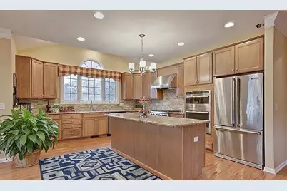 2510 Bayswater Circle, Gurnee, IL 60031 - Photo 13