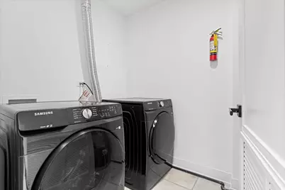 3653 W Barry Avenue #1E, Chicago, IL 60618 - Photo 13