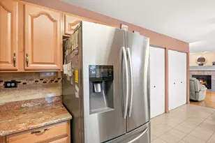 2479 Carlton Dr, Woodridge, IL 60517 - Photo 13