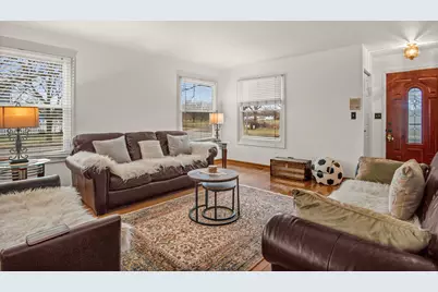 2479 Carlton Drive, Woodridge, IL 60517 - Photo 5