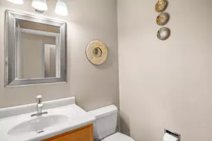 2479 Carlton Dr, Woodridge, IL 60517 - Photo 17