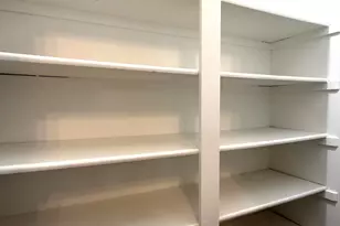 1221 Sandhurst Ct, Schaumburg, IL 60193 - Photo 9