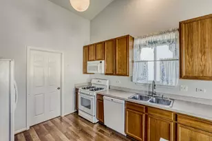 624 Cameron Dr, Antioch, IL 60002 - Photo 5