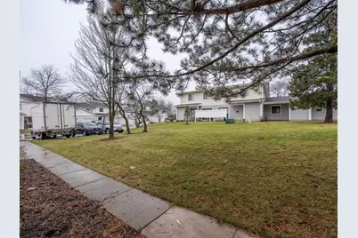 624 Breakers Point #624, Schaumburg, IL 60194 - Photo 9