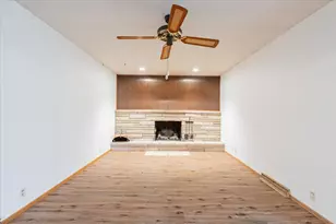 625 Bradley Dr, Bloomington, IL 61701 - Photo 9