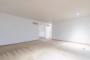 625 Bradley Dr, Bloomington, IL 61701 - Photo 3