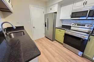 482 Betsy Ross Ct, Aurora, IL 60504 - Photo 5