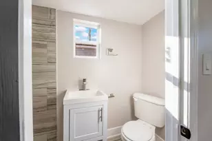 9068 S South Chicago Ave, Chicago, IL 60617 - Photo 11