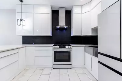 9068 S South Chicago Avenue, Chicago, IL 60617 - Photo 5