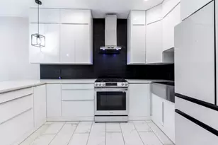 9068 S South Chicago Ave, Chicago, IL 60617 - Photo 5