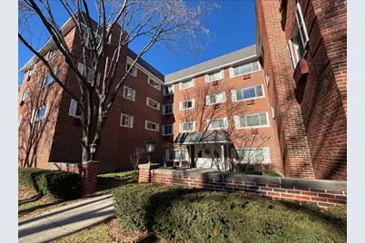 800 Washington Boulevard #201, Oak Park, IL 60302 - Photo 1