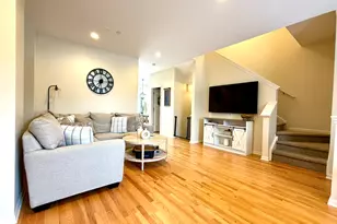 362 Broadmoor Ln, Bartlett, IL 60103 - Photo 5