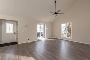 715 Concord Dr, Crystal Lake, IL 60014 - Photo 1