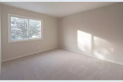 715 Concord Drive, Crystal Lake, IL 60014 - Photo 11