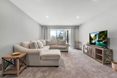 1400 N Yarmouth Place #407, Mount Prospect, IL 60056 - Photo 3