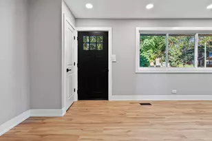 9427 S Charles St, Chicago, IL 60643 - Photo 5