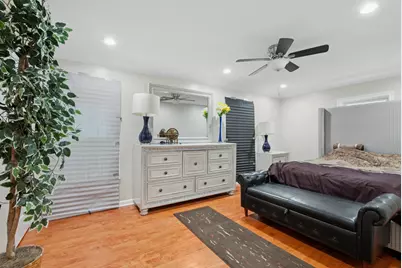 9127 S Essex Avenue, Chicago, IL 60617 - Photo 17