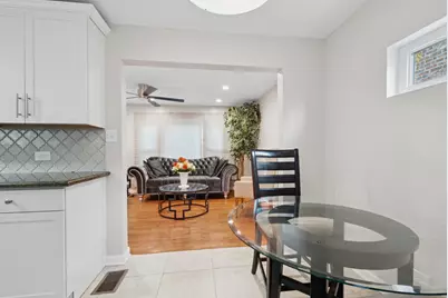 9127 S Essex Avenue, Chicago, IL 60617 - Photo 11