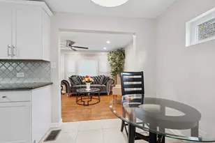 9127 S Essex Ave, Chicago, IL 60617 - Photo 11