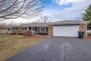9836 W Paxton Dr, Beach Park, IL 60099 - Photo 1