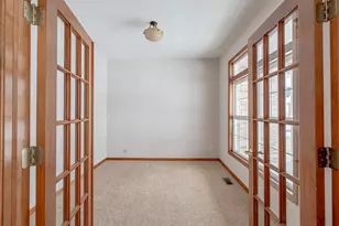 21 W Sandstone Ct, South Elgin, IL 60177 - Photo 3