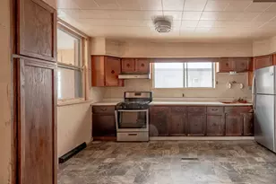 8025 S Euclid Ave, Chicago, IL 60617 - Photo 7