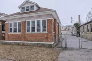 8025 S Euclid Ave, Chicago, IL 60617 - Photo 1