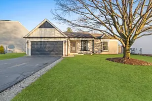 1551 Glacier Pkwy, Algonquin, IL 60102 - Photo 1