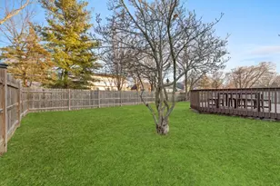 1551 Glacier Pkwy, Algonquin, IL 60102 - Photo 31